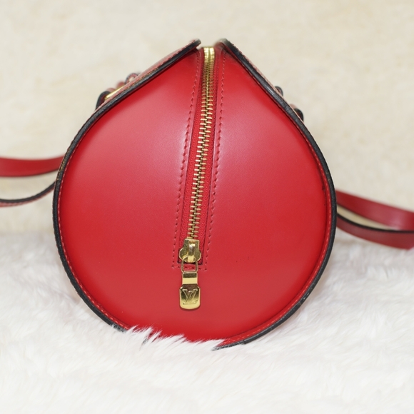 Preloved Authentic Louis Vuitton Epi Leather - Picture 2 of 6